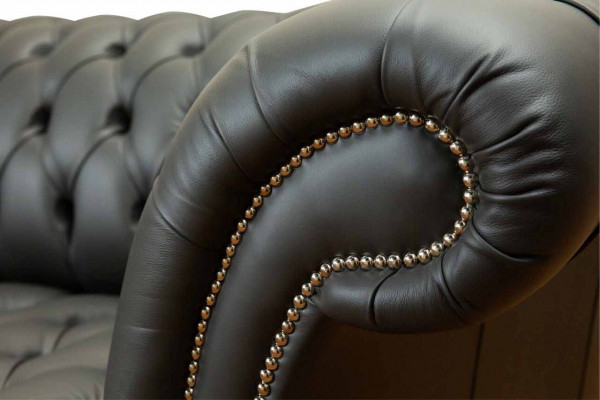 Chesterfield Liederdivan Couch Polster 2 Sëtzer Designer Sofae Couchen