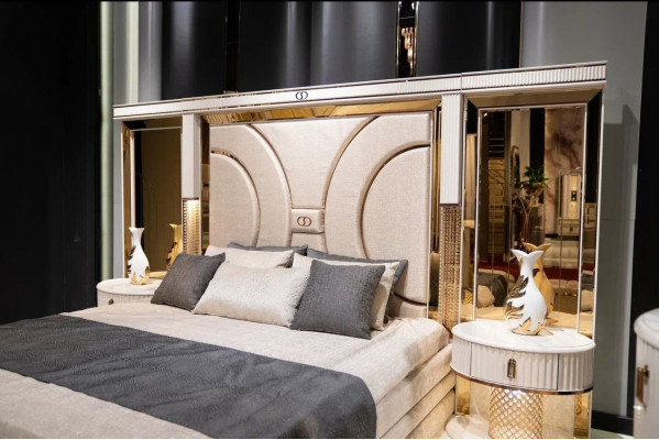 Schlofzëmmer Set Bett 2x Nuetsdëscher Hocker Luxus nei 5-Deel Design Holz