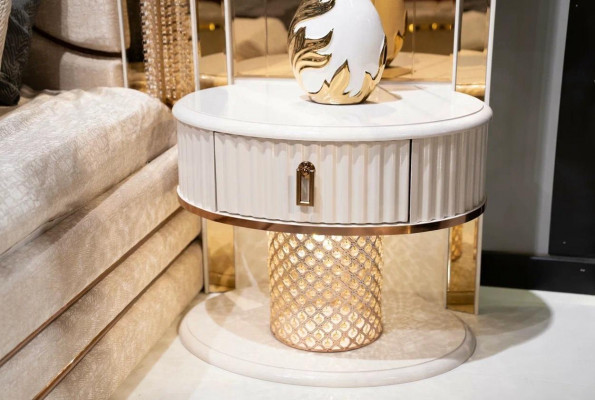 Schlofzëmmer Set Bett 2x Nuetsdëscher Hocker Luxus nei 5-Deel Design Holz