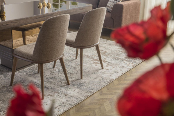 Iessgrupp Iesseck Iesssall Iessdësch Kapitelen Gro Holz Set 9tlg Modern