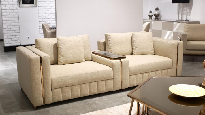 Modern Wunnzëmmer Sofa Zweisëtzer Beige Textil Polster Miwwelen Ariichtung Design