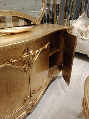 Klasseschen Iessdësch + 6x Still + Anrichte mat Spigel Gold Holz Kommode Nei