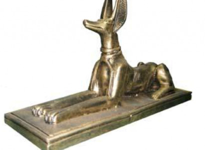 Ägyptesch Figur Schakal Anubis aus Kunststoff Grouss Gott vum Doud Dekoratioun 23cm