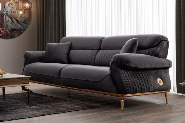 Modern 3-Sëtzer Sofa an der Faarf Grau - Komfort an Stil an engem Ensemble.