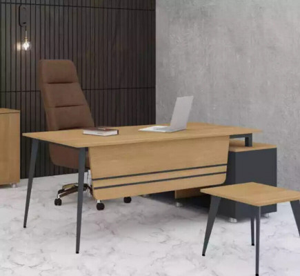 Bürosdësch Aarbechtszëmmer Büro Miwwelen Eckschreifdësch Miwweldesign Holz