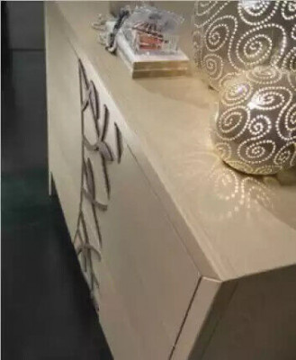 Schlofkummer Kommod Spigel Säitstéck Kommoden Holz modern Design Luxus
