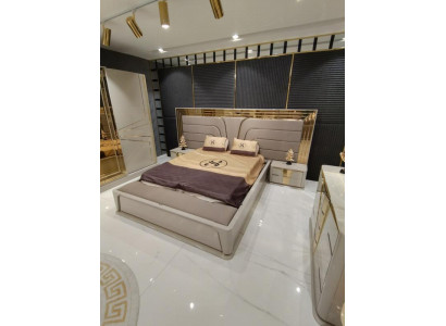 Schlofzëmmer Set Luxus Komplett Bett +2x Nuetsdëscher 3pcs. Modern Set Nei