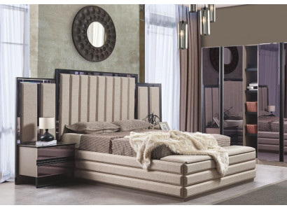 Stilvoll Schlofkummer Set Bett an 2x Nuetsdëscher nei Luxus Holzmiwwelen