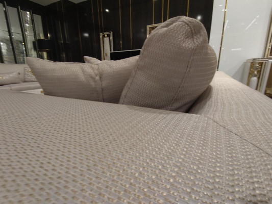 Sofa Dräisëtzer Polster 3 Sëtzer Sofas Design Luxus Miwwelen Textil Couchen Nei