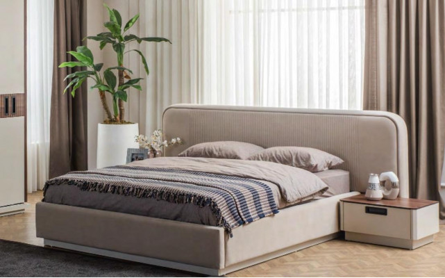 Beige Schlofzëmmer Miwwelen Textilbett Holz Schmincktisch 2x Nuetsdëscher