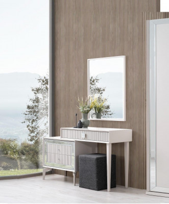 Grouss Schlofkummer Garnitur Duebelbett Bett Holz Set 7 Deeler Wäiss Modern.