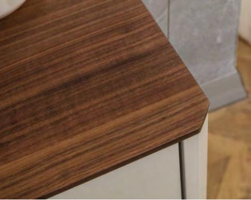 Stilvollen Holzschminktisch Béigen Glasdësch Edel Schlofzëmmermiwwelen