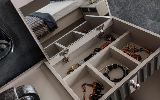 Beigen Make-up-Dësch Holz Kosmetikdësch Designer Konsol Spigel 2tlg