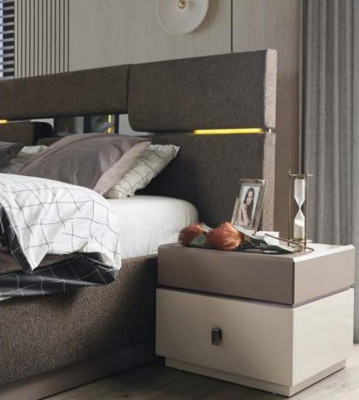 Schlofkummer Set Luxus Bett brong Faarf an 2x Nuetsdësch 3 Stéck nei