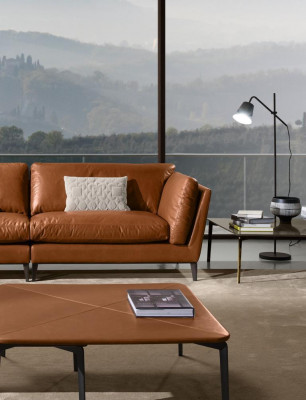 Sofa 3 Sëtzer Braun Luxus Design Miwwelen Wunnzëmmer Miwwelen Lieder Prianera Stil Neien