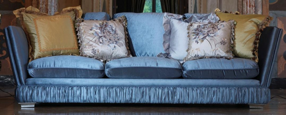 Klassesch Dräibettzëmmer Sofa Faarf blo Wunnengstoff Sofa Klassiker