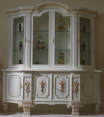 Vitrinneschaf Regal Living Zëmmer Bicherregal Holz Bëroschaf Schief Italien