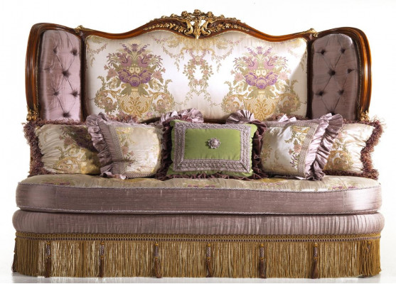 Zäitlech Eleganz Stilvoll Lila Chesterfield Dräisëtzer-Sofa fir Äert Doheem