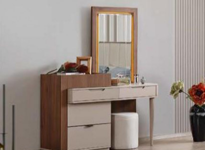 Beig-Brong Schlofkummer Kommode Designer Schmincktisch Mat Spigel 2stéckeg