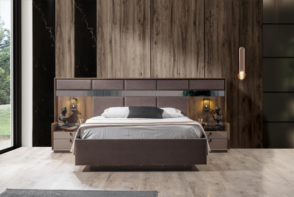 Luxuriéis Schlofkummer Set, Brong duebelt Bett, 2x Nuechtstëscher, 3teleg Neu.