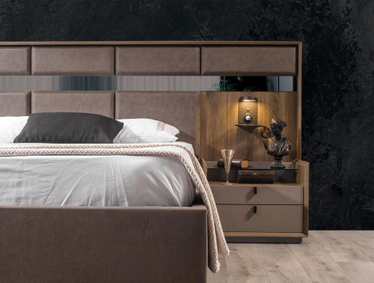 Luxuriéis Schlofkummer Set, Brong duebelt Bett, 2x Nuechtstëscher, 3teleg Neu.