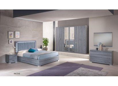 Miwwelen Schlofzëmmer Set Bett 2x Nuetsdësch Kommode Spigel Kleederschaf 6 Deeler.
