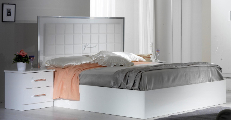 Bett 2x Nuetsdësch 3-tlg. Schlofkummer Set Design Modern Luxus Better Grupp Nei