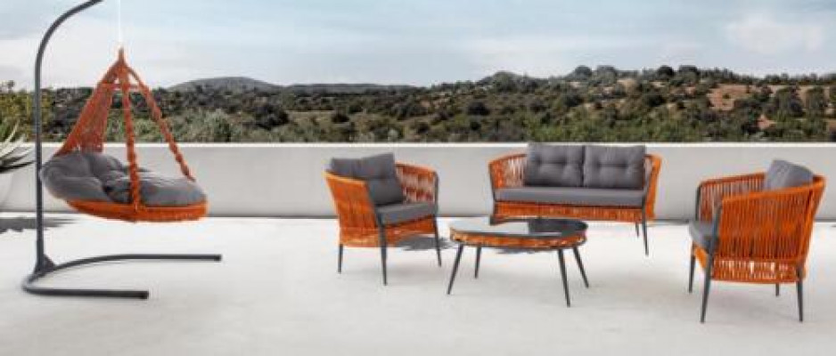 Orange Gaart Sëtzmiwwel Sofagarnitur Zweisëtzer Fauteuil Couchtisch Set