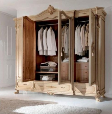 Kleederschaf Schief Kleeder Beige Schlofkummer Holz Miwwelen Schaf