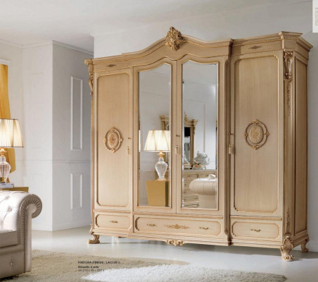 Kleederschaaf Holz Schief Kleeder Beige Schlofkummer Miwwelen Schaf