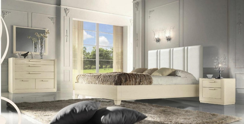 Garnitur Set Schlofzëmmer Bett Nuetsdësch Kommode Spigel Luxus Holz Design 5-Stéck