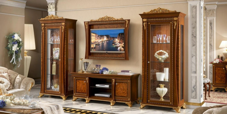 Set bestehend aus 4 Deeler: Wohnzimmer-Ensemble, 2x Vitrin, TV-Rahmen aus Holz, Luxus Garnitur Grupp Italien.