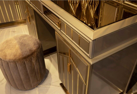 Designmoublen Luxus Lowboard Kommod Holz Set Nei Schminktisch Spigel Konsolen