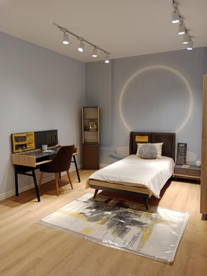 Stilove Schlofzëmmer Set Designer Jugendzimmer Miwwelen Bett + Nuetsdësch