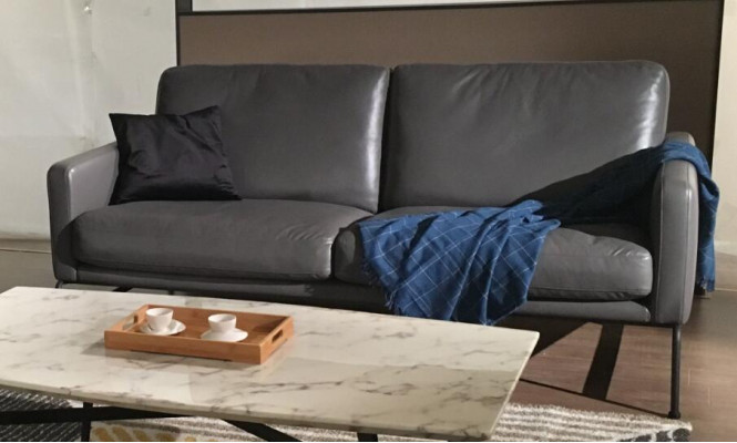 Luxus Designer Sëtz Garnitur Sofa Couch Polster Set Lieder 2+1+1 Couchen