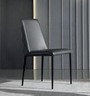 Komplett schwaarze Iesszëmmerstull Designer Holztill Textil Lehnstill