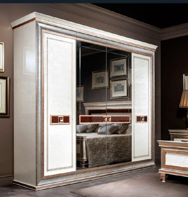 Klassesch Holzkierch Schief Schlofzëmmer Kleederschaf Barock Rokoko