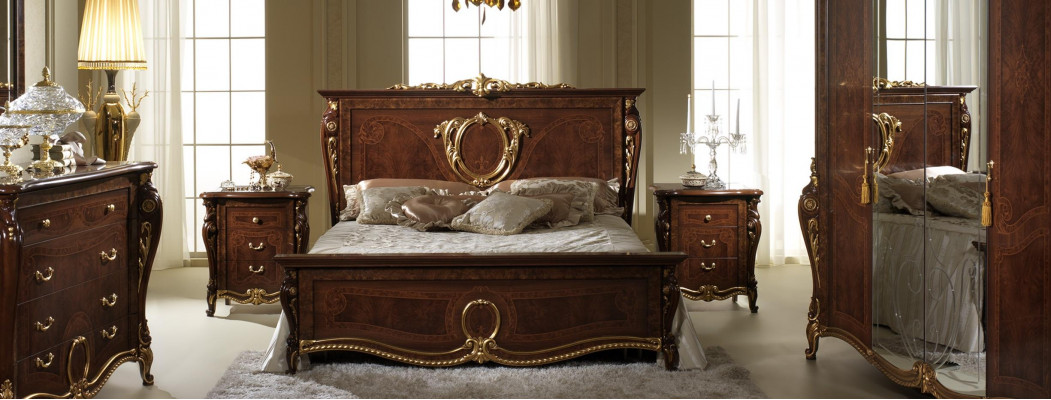 Klassesch Holzschief Schranken – Gaardrobe Schlofkummer Kleederschaf Barock Rokoko