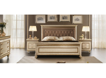 Schlofzëmmer Set Bett + 2x Nuechtstillen Betten Polster Luxus Duebel Hotel Betten