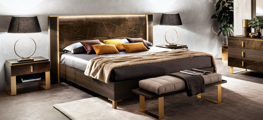 Design-Schlofzëmmer 3-teileger Set: Lieder-Bett + 2x Nopeschdëscher, Klassesch Luxus-Betten-Set