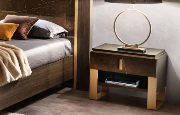 Schlofkummer Set Bett Nuetsdëscher Hocker Better Design Italienesch Miwwelen 4 Stéck
