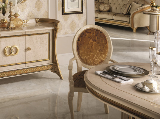 Stull Design Wunnzëmmer Iesszëmmer Holz Still Mat Polster Aarmleed Arredoclassic