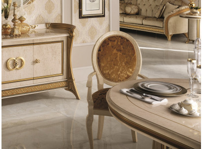 Stull Design Wunnzëmmer Iesszëmmer Holz Still Mat Polster Aarmleed Arredoclassic