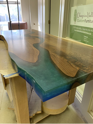 Iessdësch River Table Eechte Holz Deko Flossdësch Massiv Epoxidharz Dëscher