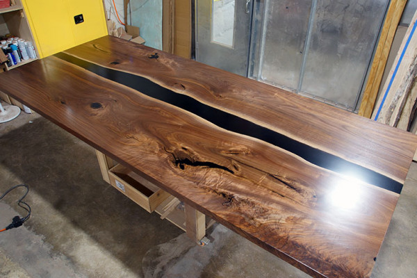 Iessdësch Dëscher Epoxidharz massiv Miwwelen Epoxy Dësch Waasserfall echt Holz