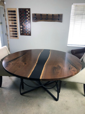 Dësch Iessdësch Dëscher Epoxidharz Epoxy Echt Holz Massiv Design Miwwel 150x150