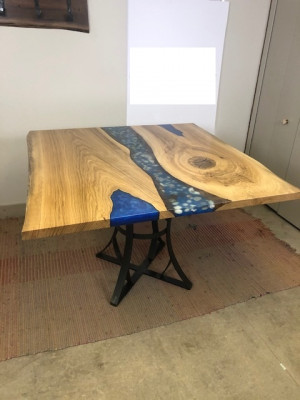 Iessdësch River Table Echt Holz Flosstisch 110x110 Massiv Dëscher