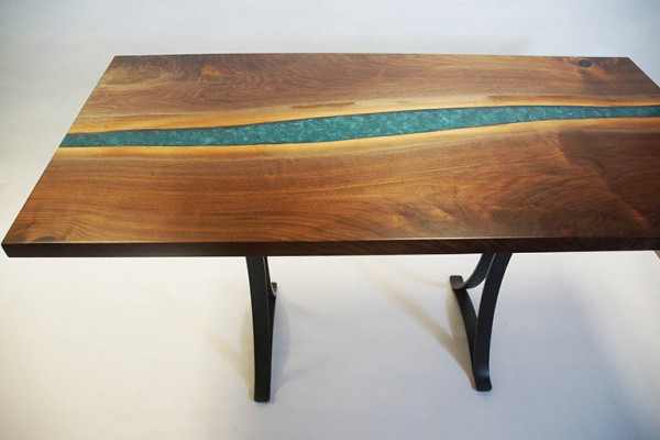 Massivt Holzwierk Epoxy Harz Floss Dësch Schwaarz Waasser Dëscher Epoxy Miwwelen Solid