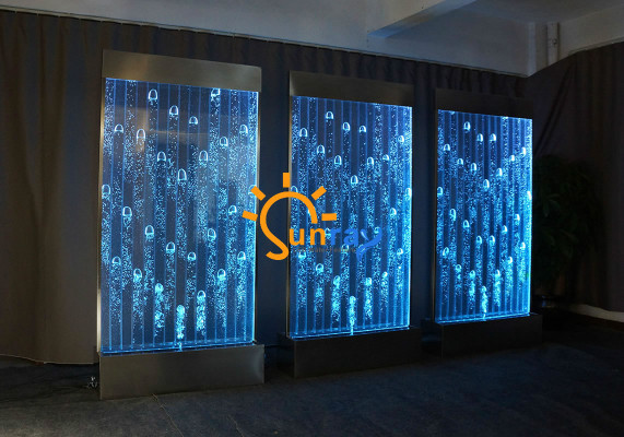 Wandpanelen mat Waasserblasen LED Nei Waasserwand Designer Waasser Wand beliicht.