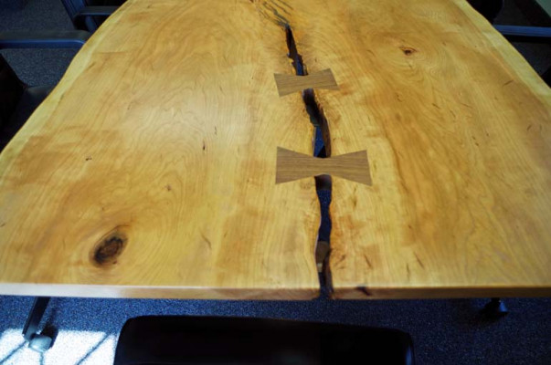 Konferenzdësch Iessdësch Massiv Holz Miwwelen Moossaarbecht Iessdëscher Präis